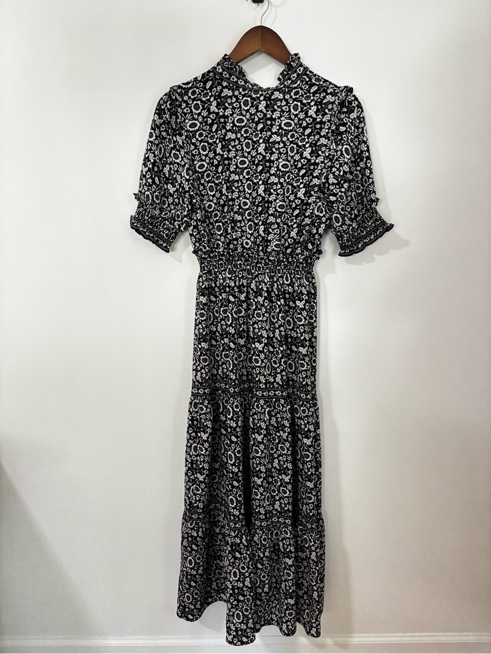 Max Studio Black White Floral Smocked Waist Maxi Dress NWT Size M - Picture 8 of 16